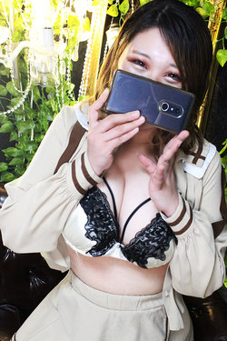 <!--{$staff.staff_name}-->